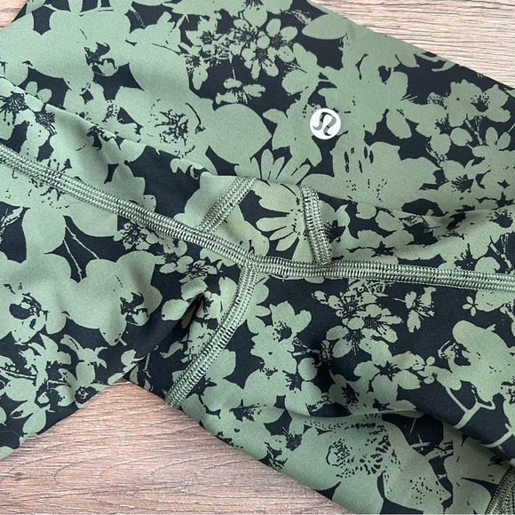 Lululemon In Movement 7/8 Tight *Everlux 25" Efflorescent Barracks Green Black - Picture 10 of 11